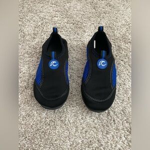 Blue Water Beach/Gulf Coast Panama Jack Black and Blue Mesh Kids Water Shoes Med